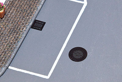 Walthers SceneMaster 949-4123 HO Scale Manhole Covers & Sewer Grates