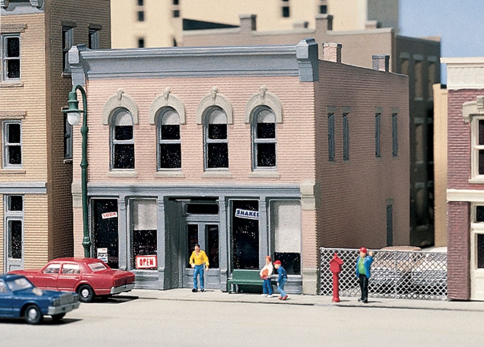 Design Preservation Models 50400 N Scale DPM Structure Kits -- Char's Soda Shoppe 2-5/8 x 3-1/4" 6.5 x 8.1cm