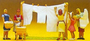 Preiser 10050 HO Scale Women Hanging Laundry -- pkg(5)
