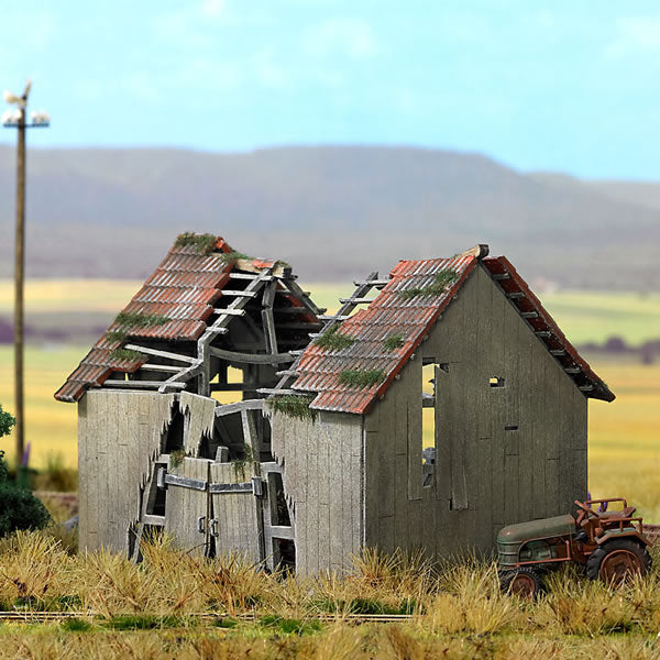 Busch 1405 HO Scale Dilapidated Barn -- 3-1/4 x 2-1/12 x 2-9/16" 8.3 x 5.3 x 6.5cm