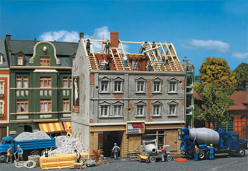 Faller 130456 HO Scale Townhouse Under Renovation -- Painted & Weathered Era I 5-3/8 x 6-11/16 x 6-5/16" 13.6 x 17 x 16cm