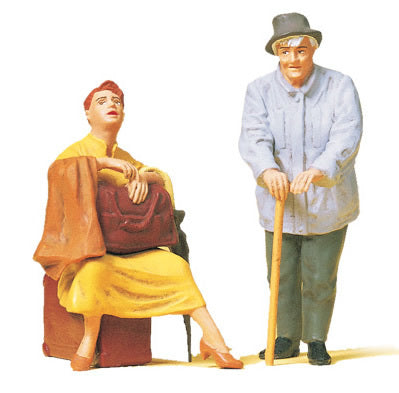 Preiser 45130 G Scale Pedestrians -- Travelling Women