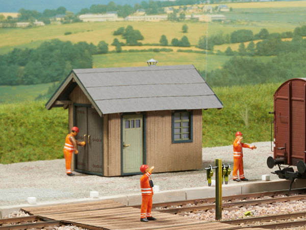 Noch 67111 O Scale Trackside Building -- Laser-Cut Kit - 4-7/8 x 3-9/16 x 3-1/2" 12.4 x 9.1 x 8.9cm