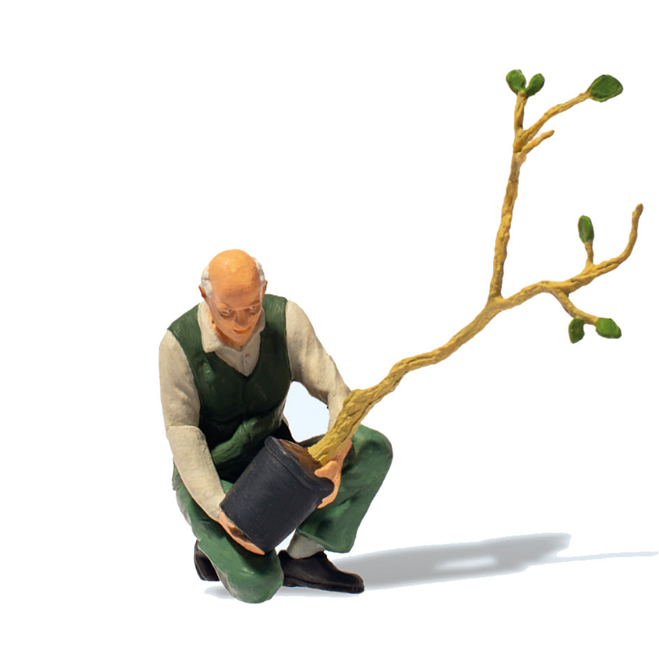 Preiser 45532 G Scale Gardener Figure
