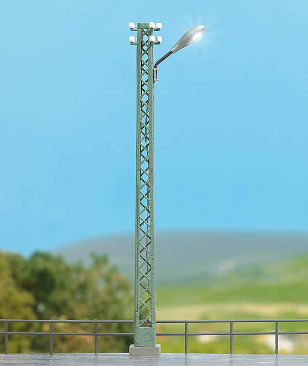 Busch 4151 HO Scale Lattice-Mast Light -- 4-1/8" 10.5cm Tall