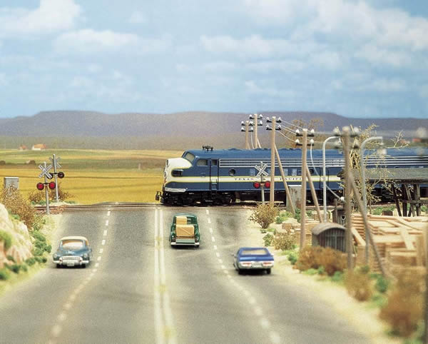 Busch 9710 HO Scale Flexible Self Adhesive 2-Lane Paved Highway 48" 120cm