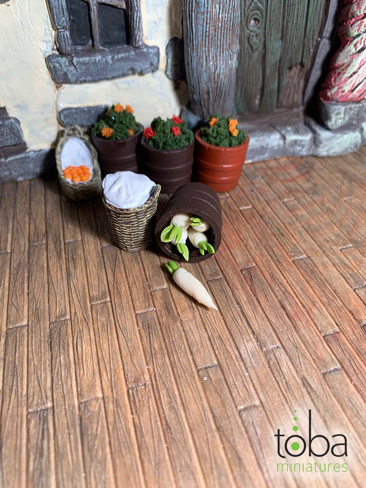 Toba Miniatures 1017 1/12 Scale Parsnips (5)