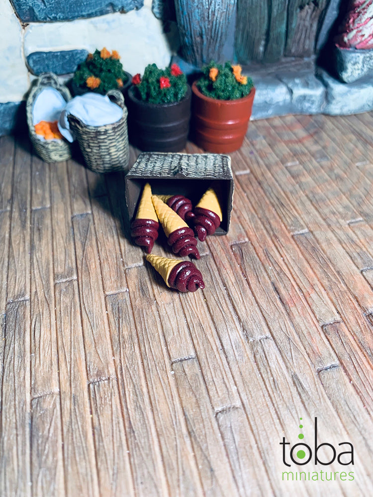 Toba Miniatures 1025 1/12 Scale Chocolate Ice Cream Cones (5)