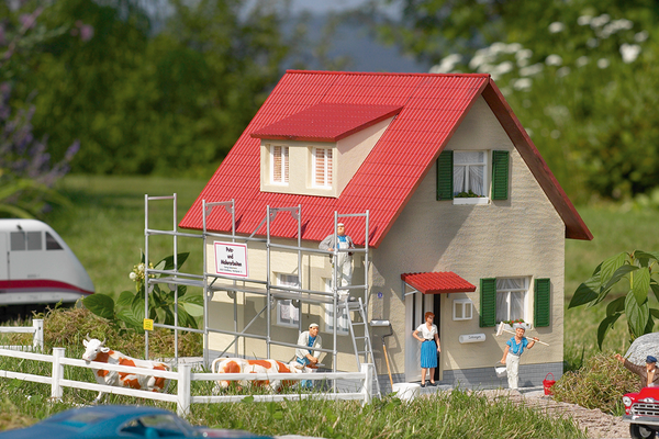 PIKO 62072 G Scale House Under Renovation Kit