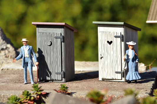 Piko 62719 G Scale Outhouse 2-Pack Built-Up