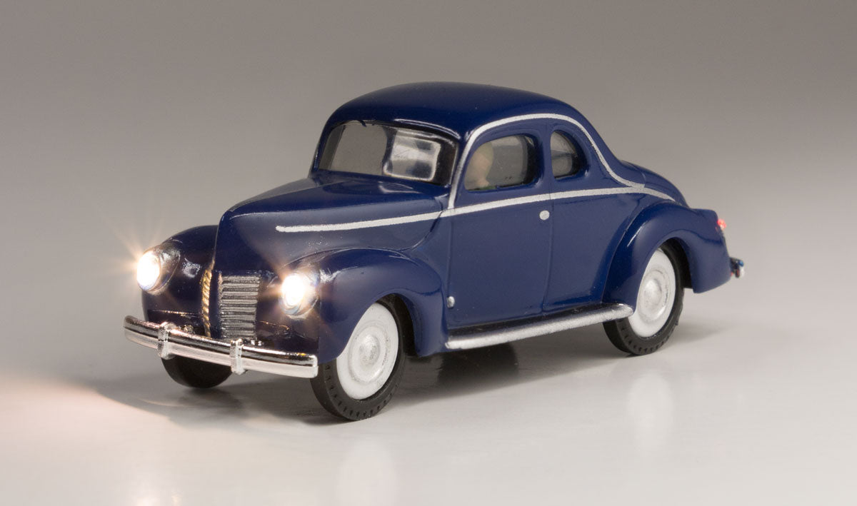 Woodland Scenics 5598 HO Scale Blue Coupe - Just Plug(R) Lighted Vehicle -- Blue