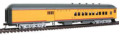 Bachmann 13605 HO Scale 72' Heavyweight Combine w/4-Window Door - Ready to Run -- Union Pacific #2512 (Armour Yellow, gray)