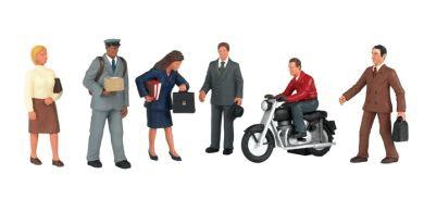Bachmann 33151 O Scale City People w/Motorcycle - SceneScapes(TM) -- pkg(7)