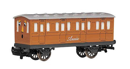 Bachmann 76094 N Scale Annie Coach - Thomas and Friends(TM) -- Beige
