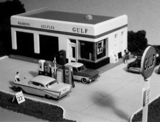 City Classics 108 HO Scale 1930s Crafton Avenue Service Station -- Kit - 5 x 3 x 2" 12.7 x 7.6 x 5.1cm