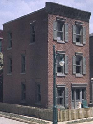 Design Preservation Models 11100 HO Scale Townhouse #3 - Woodland Scenics DPM Landmark Structures(R) -- Kit - 2-1/2 x 4-1/4" 6.4 x 11cm