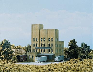 Design Preservation Models 35500 HO Scale Modular Building Systems Complete Kits -- Tera Surplus Window Warehouse 8-3/4 x 11-1/2" 22.2 x 29.5cm