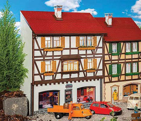 Pola 331777 G Scale Half-Timber City House with Boutique Background-Low Relief -- Kit - 16-9/16 x 6-11/16 x 21-1/16" 42 x 17 x 53.5cm