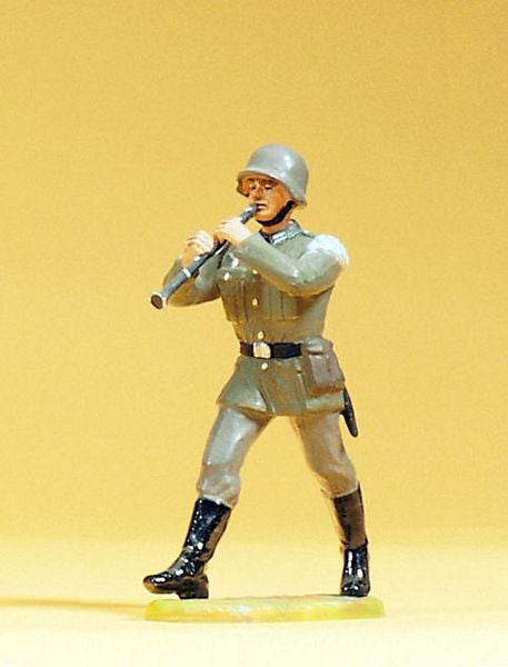 Preiser 56086 44221 Scale German Armed Forces Figures 1935-1945: Wehrmacht Honor Guard Marching: 1:25 -- Clarinet Player Marching