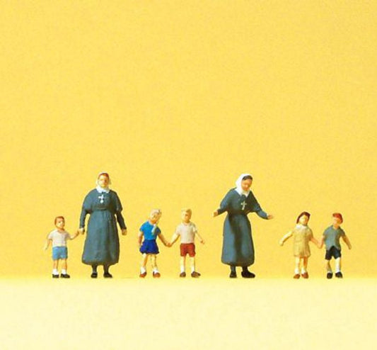 Preiser 79211 N Scale Pedestrians -- Protestant Sisters w/Children pkg(7)