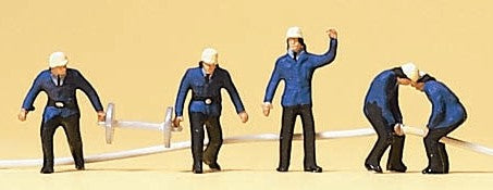 Preiser 79117 N Firemen & Hoses (5)