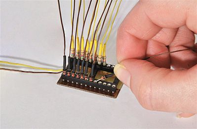 Viessmann 6049 HO Scale 12-Position Plug-In Terminal Strip -- For Interior Lights