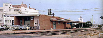 Walthers Cornerstone 933-4064 HO Scale Modern Brick Santa Fe Station -- Kit