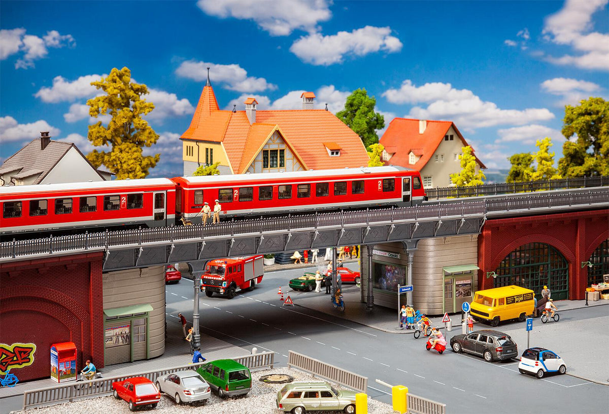 Faller 120581 HO Steel Urban Railway Bridge w/Kiosk Abutments