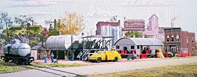 Walthers Cornerstone 933-3006 HO Scale Interstate Fuel & Oil -- Kit