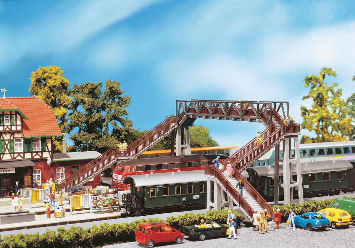 Faller 120179 HO Scale 4-Track Concrete Footbridge Model Kit
