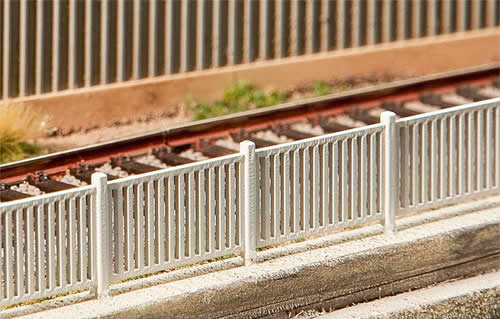 Faller 180428 HO Scale Modern Metal Fencing -- Kit - 48-7/8" 124.2cm Total