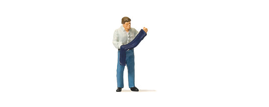 Preiser 28170 HO Scale Man Buying Pants Figure