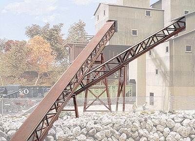 Walthers Cornerstone 933-3149 HO Scale Belt Conveyor -- Kit pkg(3)