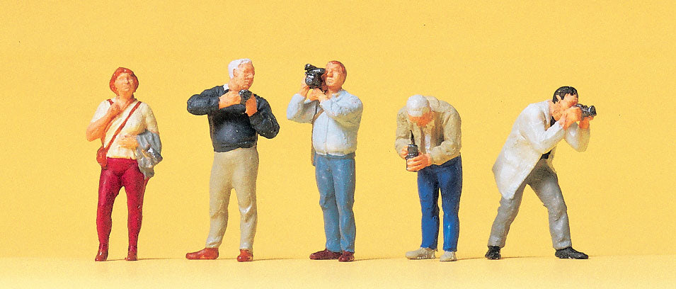 Preiser 10531 HO Scale Trainspotters Figure Set