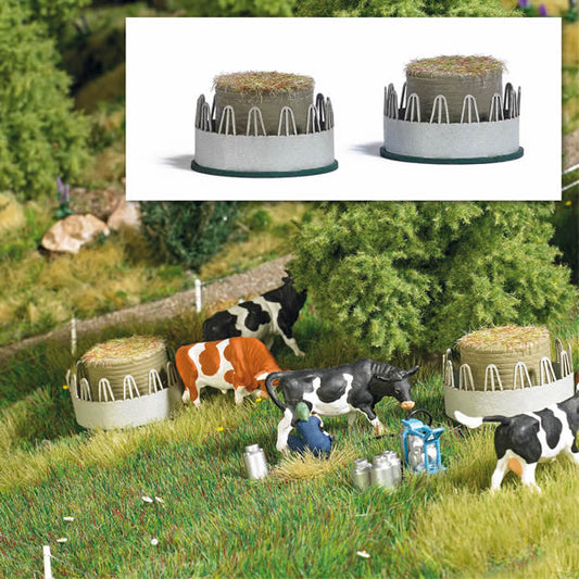Busch 1388 HO Scale Cattle Hay Racks with Hay Bales - Kit -- pkg(2)