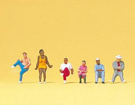 Preiser 79174 N Scale Pedestrians -- People Sitting On Stairs