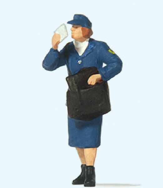 Preiser 28243 HO Scale Individual Figure Postwoamn Letter Carrier