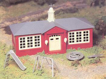 Bachmann 45611 O Scale Plasticville USA School House with Playground