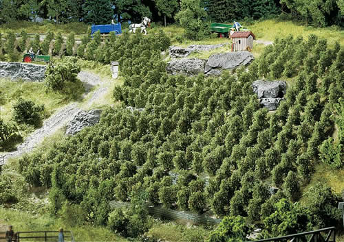 Faller 181490 HO Scale Vineyard w/Poles