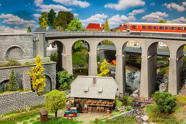 Faller 120466 HO Scale Curved Double-Track Stone Railroad Viaduct Abutments Pier