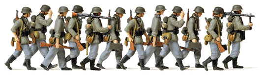 Preiser 72527 1:72 WWII German Advancing Panzergrenadiers (12)