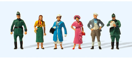 Preiser 12483 HO Scale Passers-By and Street Scene 1936 pkg(6)