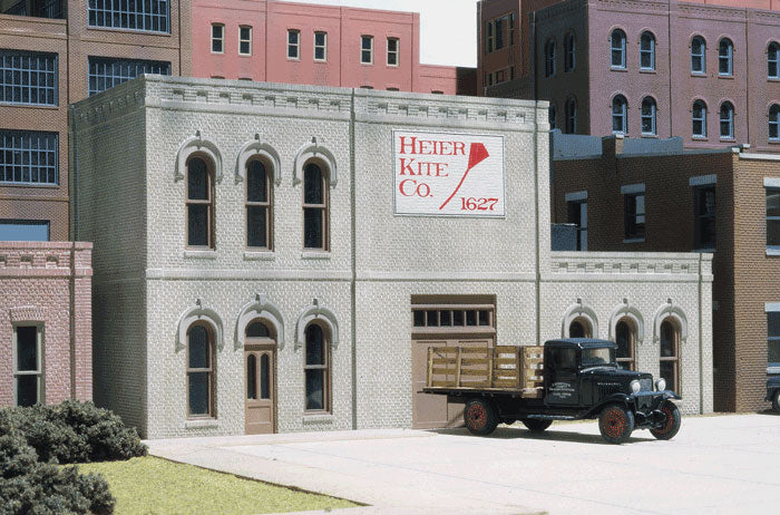 Design Preservation Models 95100 O Scale DPM Plastic Kits -- Heier Kite Co. - 13 x 4-1/2" 33 x 11.4cm