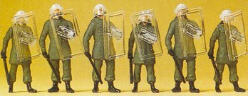 Preiser 10393 HO Scale German Riot Police -- With Shields Up