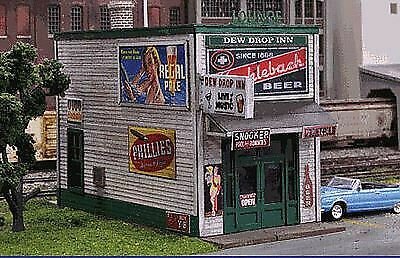 Blair Line 1008 N Scale Green Door Lounge Kit - 1-1/8 x 2-11/16" 2.8
