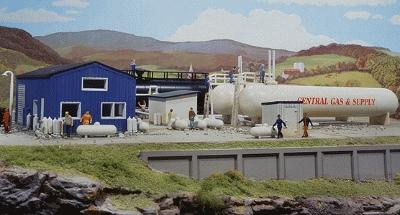 Walthers Cornerstone 933-3213 N Scale Central Gas and Supply -- Kit