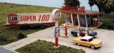Blair Line 187 HO Scale Clark Oil Gas Station Kit - 4 x 3" 10 x 7.5cm