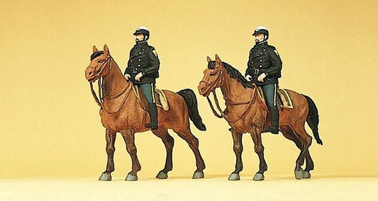 Preiser 10397 HO Scale Police Mounted On Horseback Police in Modern Uniform (2)