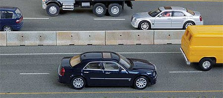 Walthers SceneMaster 949-4175 HO Scale Jersey Barriers -- 24 Sections