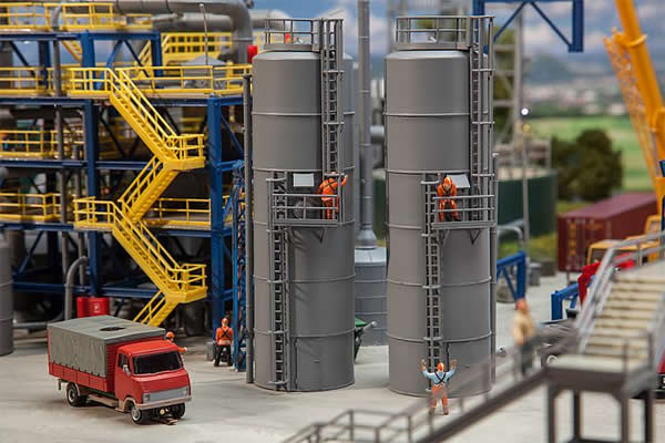 Faller 180330 HO Scale Vertical Industrial Storage Tank -- Kit